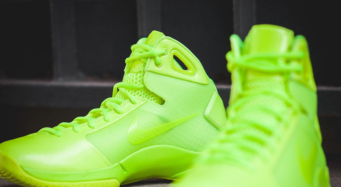 Nike hotsell hyperdunk volt